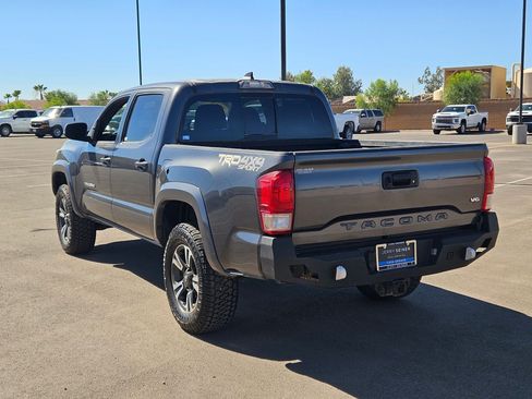 Used 2017 Toyota Tacoma TRD Sport w/ Tow Package (A/T) AWD/4WD image 3