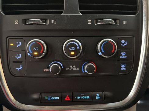 Used 2016 Dodge Grand Caravan SXT w/ Rear Park Assist Package image 28