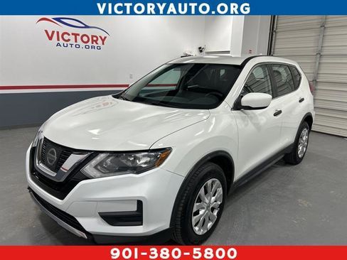 Used 2017 Nissan Rogue S image 1