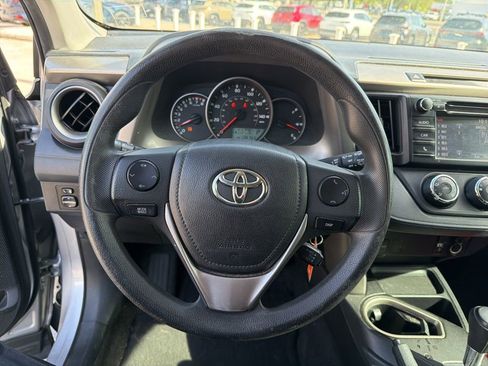 Used 2016 Toyota RAV4 LE image 16