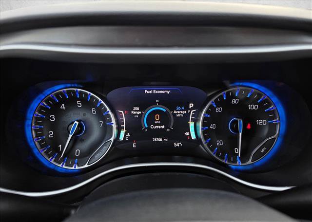 Used 2024 Chrysler Pacifica Touring-L FWD image 28