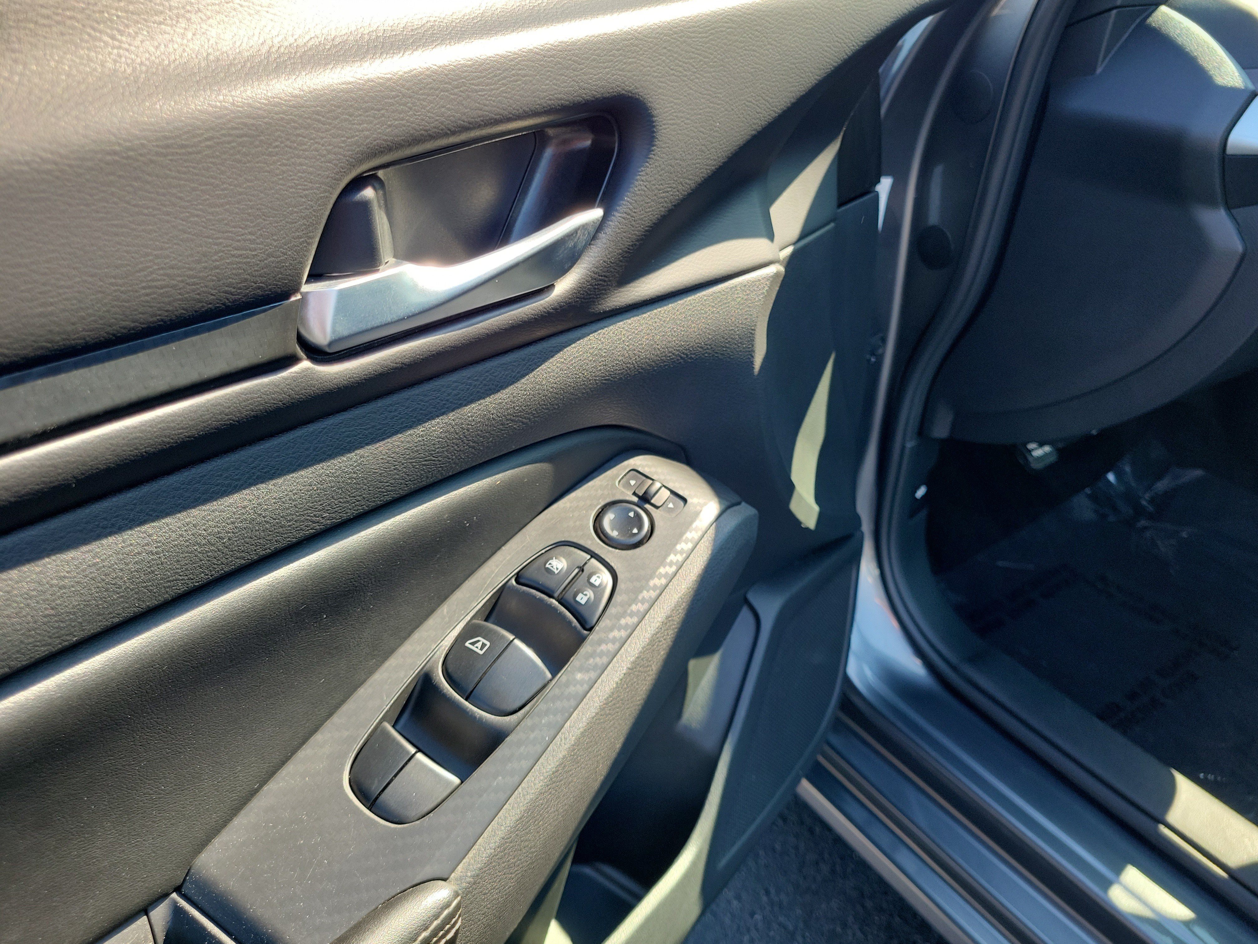 Certified 2025 Nissan Altima 2.5 SV FWD image 18