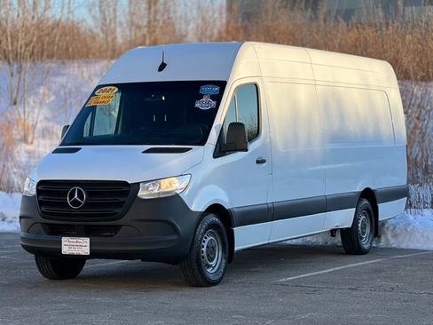 Used 2021 Mercedes-Benz Sprinter 2500 w/ Driver Convenience Package image 4