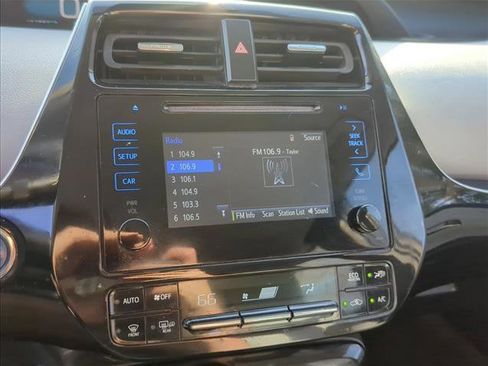 Used 2018 Toyota Prius Two image 18