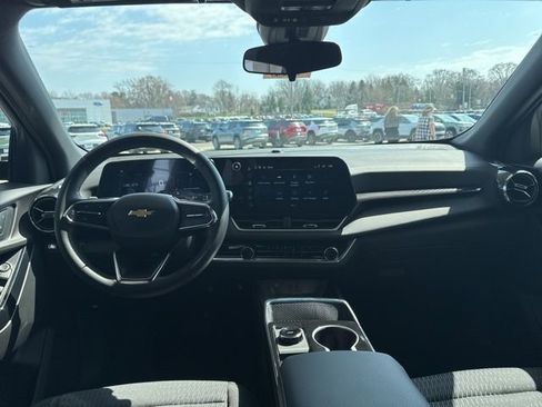 New 2026 Chevrolet Equinox LT w/ LPO, Floor Liner Package AWD/4WD image 30