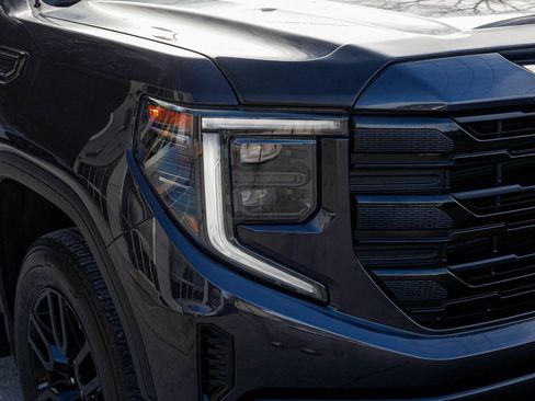 Used 2022 GMC Sierra 1500 Elevation image 32