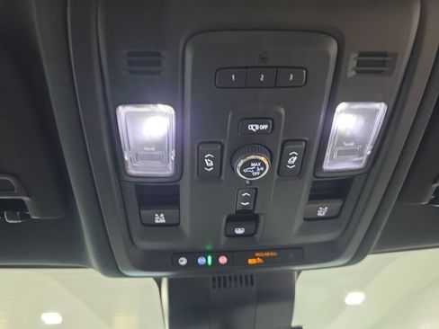 Used 2024 Chevrolet Tahoe High Country w/ Advanced Technology Package AWD/4WD image 36