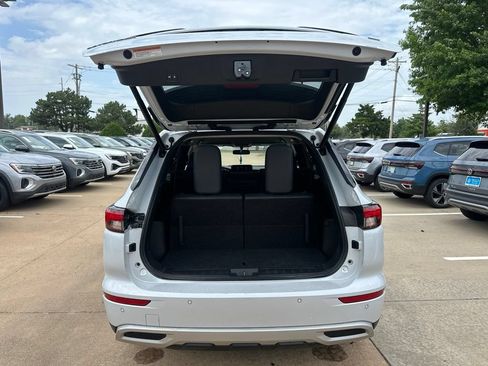 Used 2023 Mitsubishi Outlander SE FWD image 15