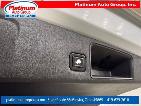 Used 2021 GMC Terrain SLT FWD image 32