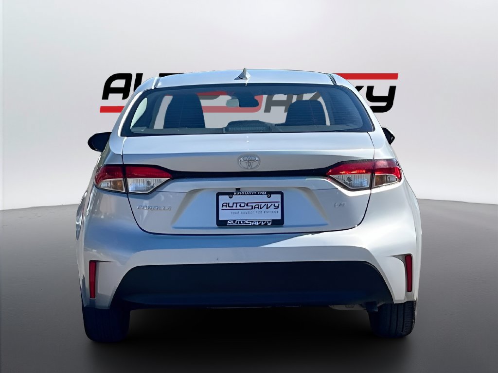 Used 2025 Toyota Corolla LE FWD image 6
