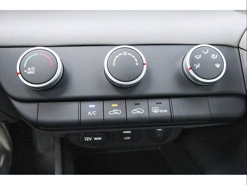 Certified 2026 Hyundai Elantra SE FWD image 18