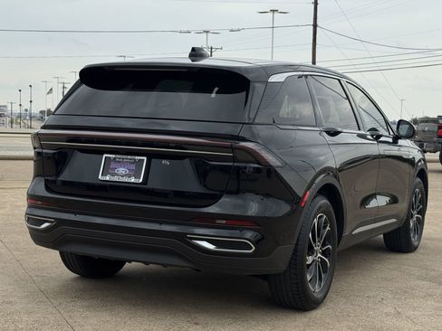 Used 2024 Lincoln Nautilus Premier w/ Equipment Group 102A image 4