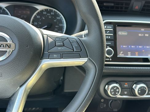 Used 2021 Nissan Kicks S FWD image 15
