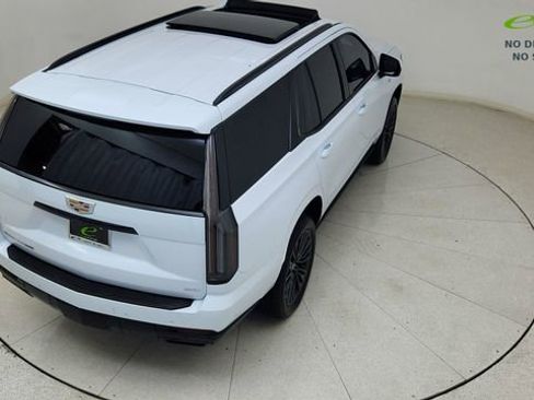 Used 2026 Cadillac Escalade Platinum Sport AWD/4WD image 85