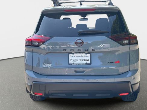 Used 2026 Nissan Rogue SV image 6