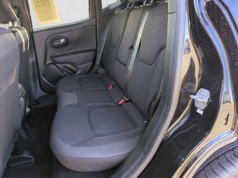 Used 2022 Jeep Renegade Altitude w/ Convenience Group image 19