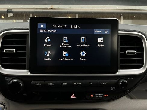 Used 2025 Hyundai Venue SEL image 30