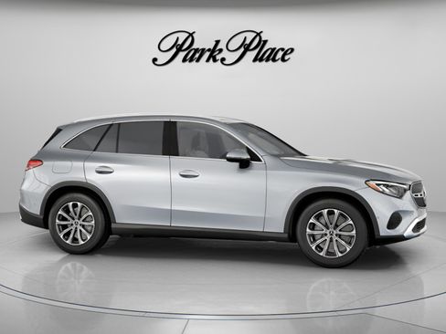 Used 2025 Mercedes-Benz GLC 300 image 29