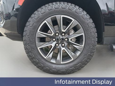 Used 2023 Chevrolet Tahoe Z71 w/ Luxury Package AWD/4WD image 38
