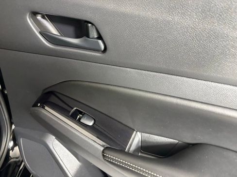 Used 2023 Nissan Altima 2.5 SV FWD image 16