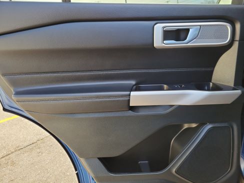 Used 2023 Ford Explorer XLT w/ Equipment Group 202A image 10