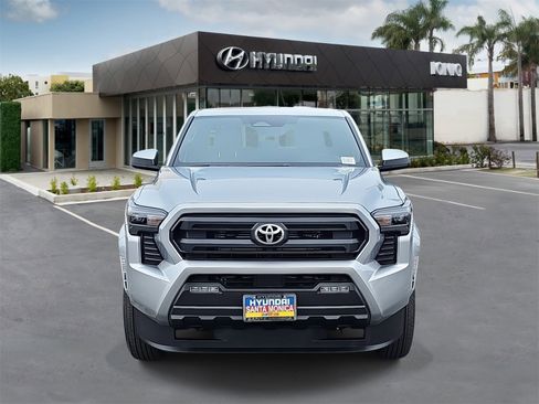 Used 2025 Toyota Tacoma SR5 image 8