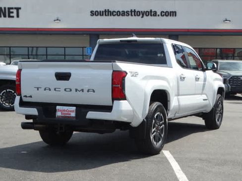 Used 2025 Toyota Tacoma TRD Sport AWD/4WD image 12