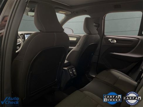 Used 2025 Volvo XC40 B5 Core image 58