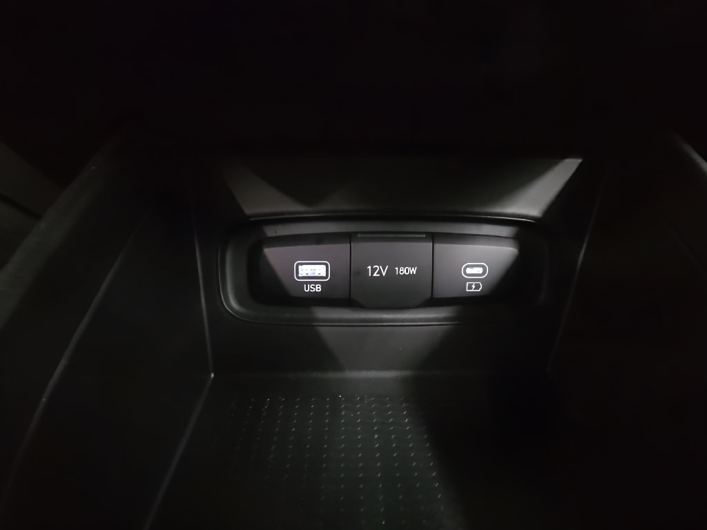 Certified 2024 Hyundai Venue SEL FWD image 34