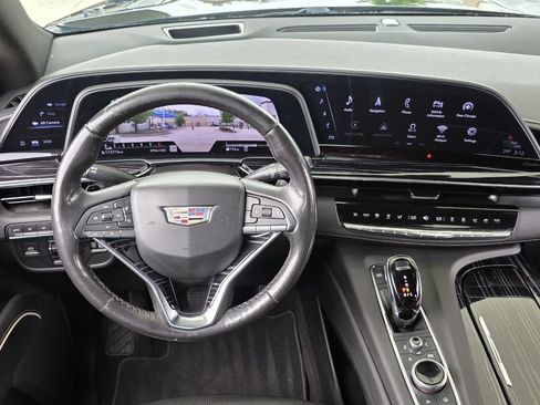 Used 2022 Cadillac Escalade ESV Sport w/ Touring Package image 10