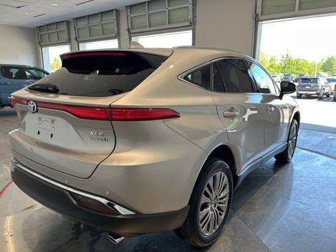 Used 2022 Toyota Venza XLE AWD/4WD image 6