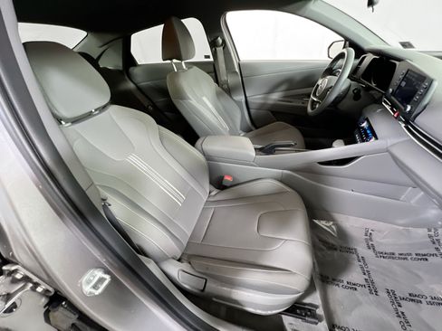 Used 2023 Hyundai Elantra SEL FWD image 25