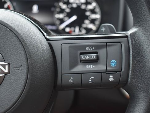 Used 2023 Nissan Rogue SV FWD image 34