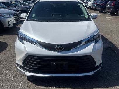 Used 2026 Toyota Sienna XLE
