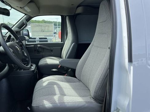 New 2026 Chevrolet Express 2500 Extended w/ Driver Convenience Package RWD image 17