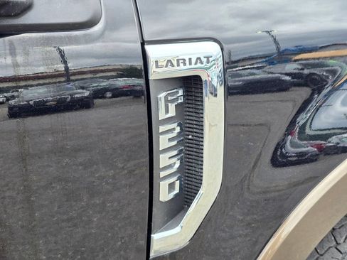 Used 2017 Ford F250 Lariat w/ Lariat Ultimate Package AWD/4WD image 14