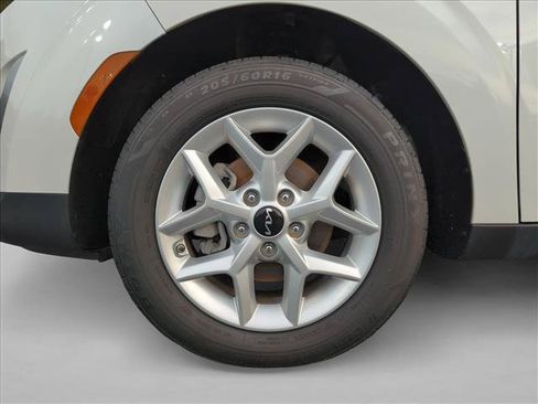 Used 2024 Kia Soul LX w/ Option Group 015 FWD image 22