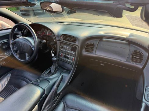 Used 1999 Chevrolet Corvette Convertible w/ Performance Handling Pkg RWD image 29