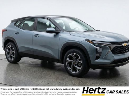 Used 2025 Chevrolet Trax LT FWD image 1