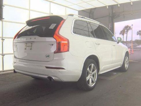 Used 2018 Volvo XC90 T5 Momentum image 2