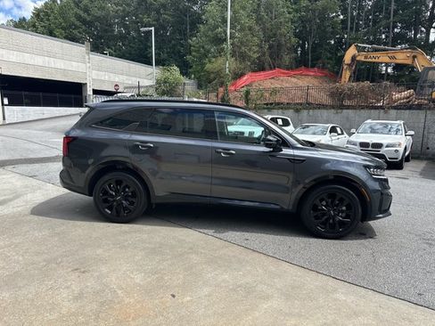 Certified 2023 Kia Sorento SX FWD image 5