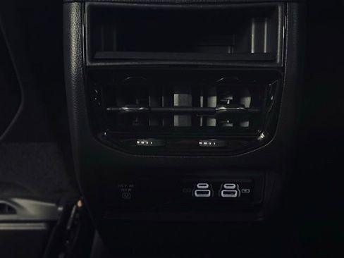 Used 2023 Jeep Grand Cherokee Altitude AWD/4WD image 20