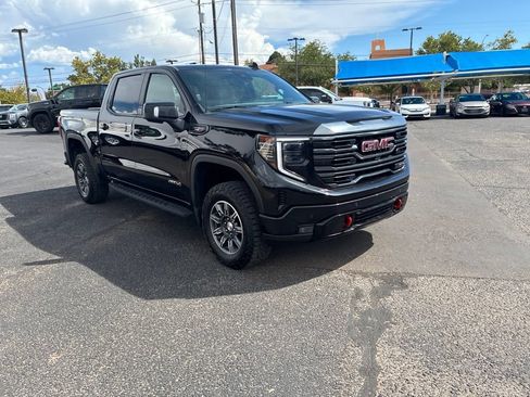 Used 2024 GMC Sierra 1500 AT4 w/ Technology Package AWD/4WD image 4