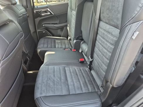 New 2026 Mitsubishi Outlander SE FWD image 30