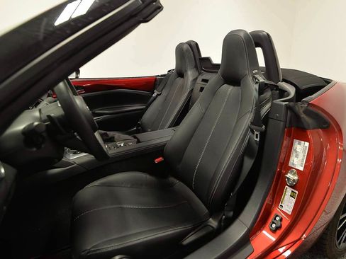 Used 2025 MAZDA MX-5 Miata Grand Touring RWD image 13