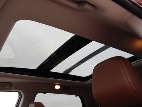 Used 2024 Nissan Pathfinder Platinum w/ Cargo Package image 29