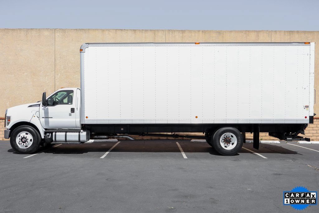 Used 2017 Ford F750 2WD Regular Cab Super Duty image 5