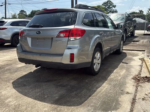 Used 2010 Subaru Outback 2.5i Premium AWD/4WD image 5