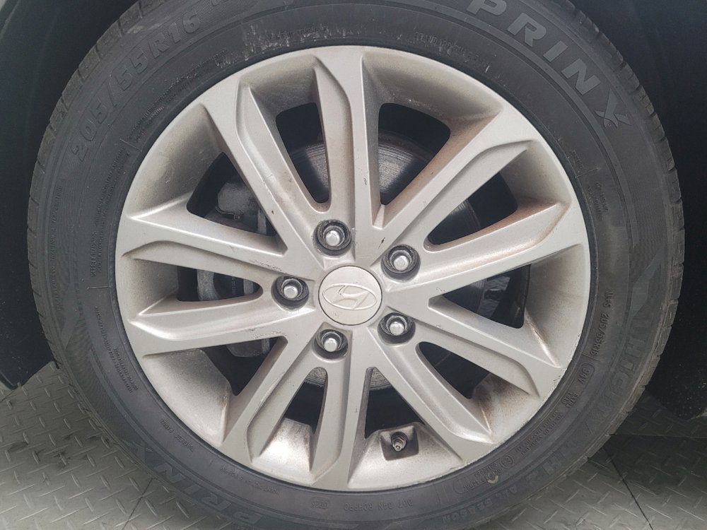 Used 2014 Hyundai Elantra SE w/ Option Group 02 FWD image 31