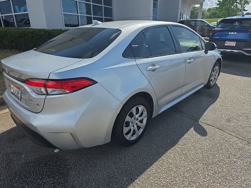 Used 2024 Toyota Corolla LE image 6